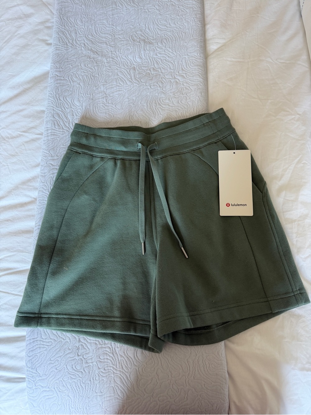 Lululemon Women's Scuba High-Rise Short 5”